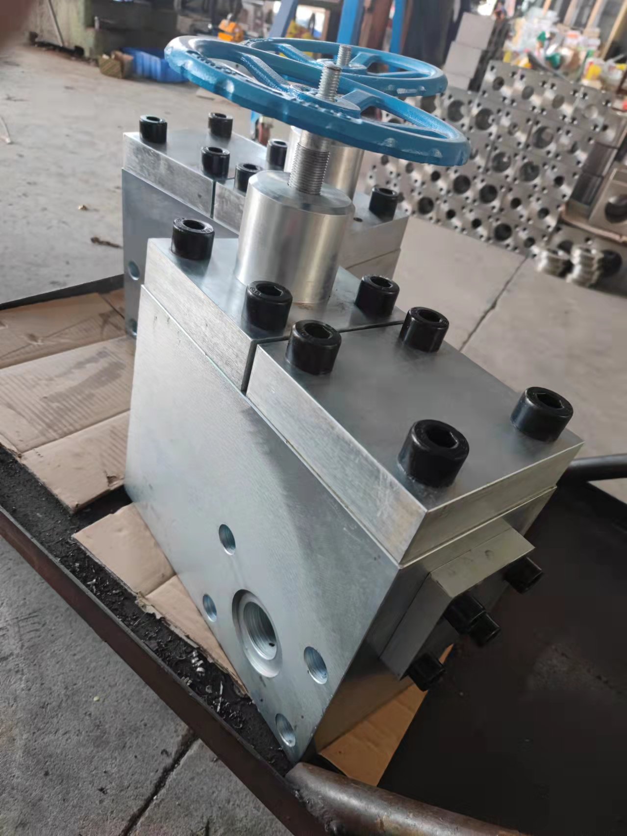 高壓?jiǎn)蜗蚪刂归y 高壓?jiǎn)蜗蚪刂归y