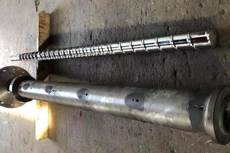 注塑機(jī)機(jī)筒螺桿使用時(shí)需要注意哪些事項(xiàng)？